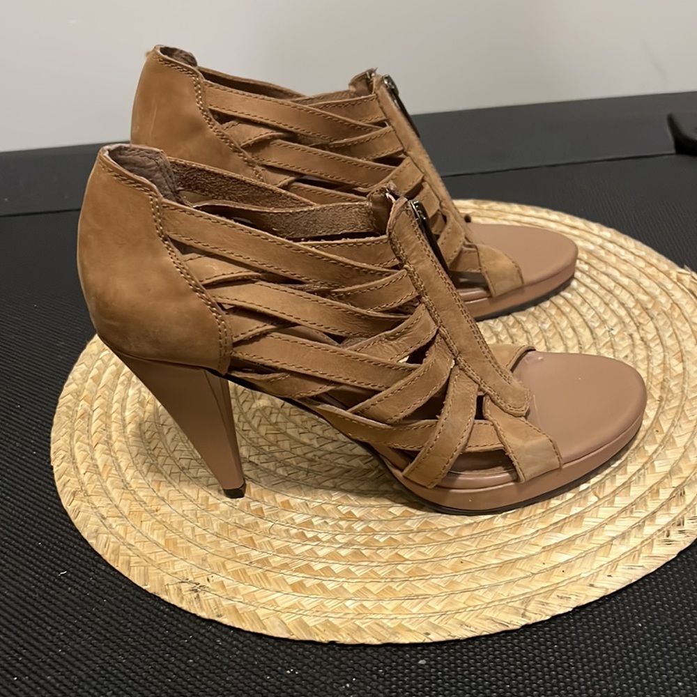 Harley-Davidson Strappy Leather Peep Toe Heel Size 8.5